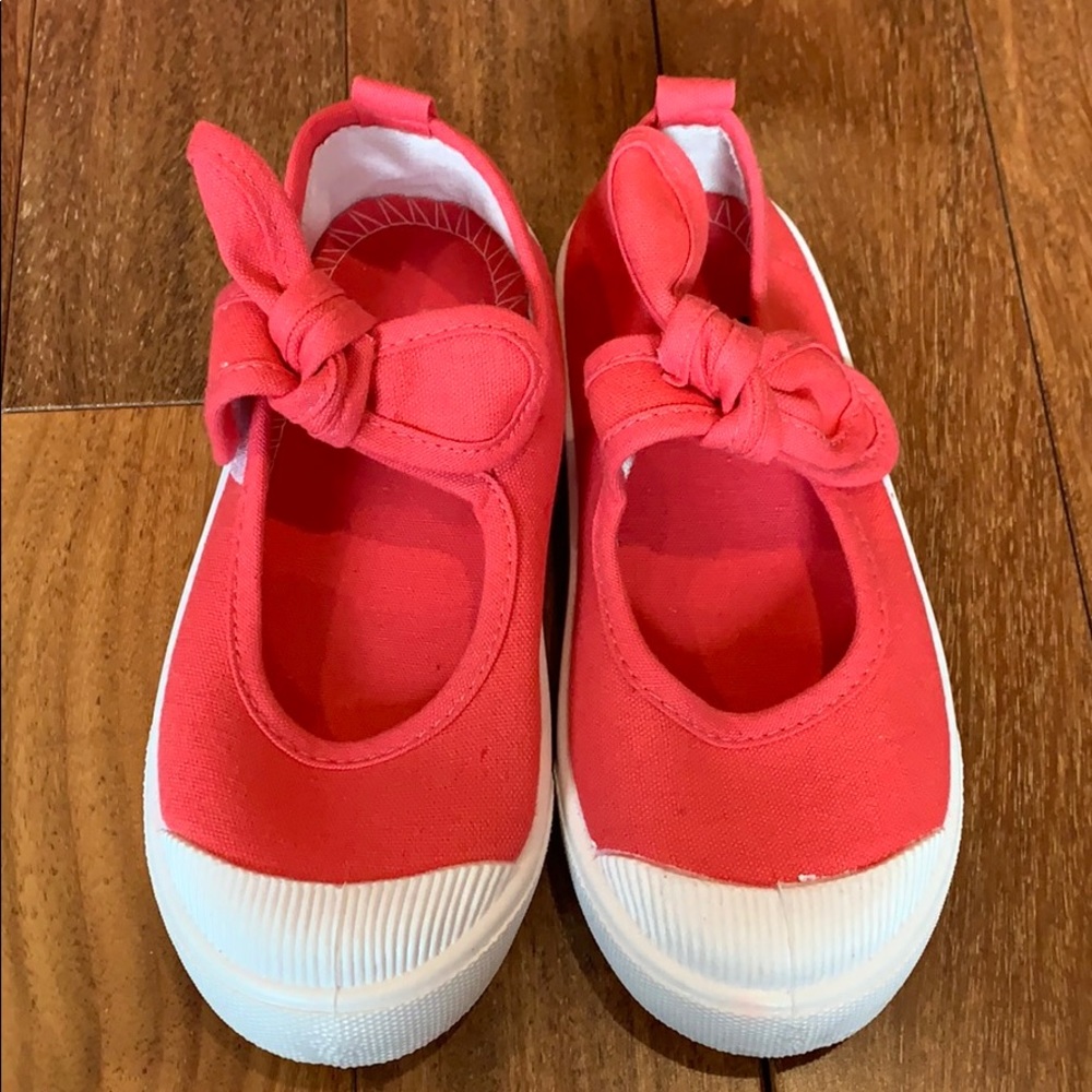 Kids pink sneaker with bow Velcro